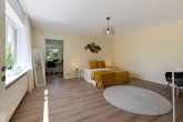 Schlafzimmer - Hochwertig saniertes REH – ursprünglich für Eigenbedarf modernisiert, jetzt für Sie verfügbar!