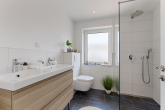 Badezimmer - Hochwertig saniertes REH – ursprünglich für Eigenbedarf modernisiert, jetzt für Sie verfügbar!